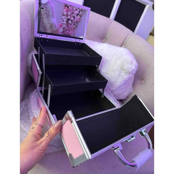 Makeup case - Picture 3 of 4